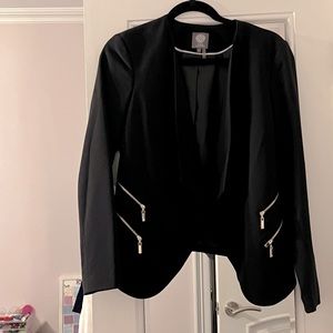 Vince camuto black blazer with zipper details